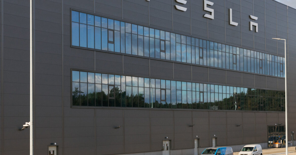 Financial Forecast: Tesla Changes Market Outlook