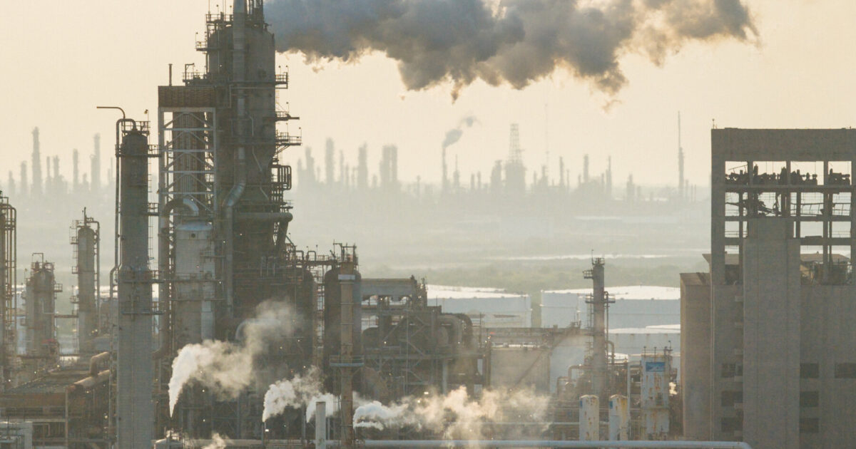Financial Forecast: Oil Prices Fall Changes Market Outlook